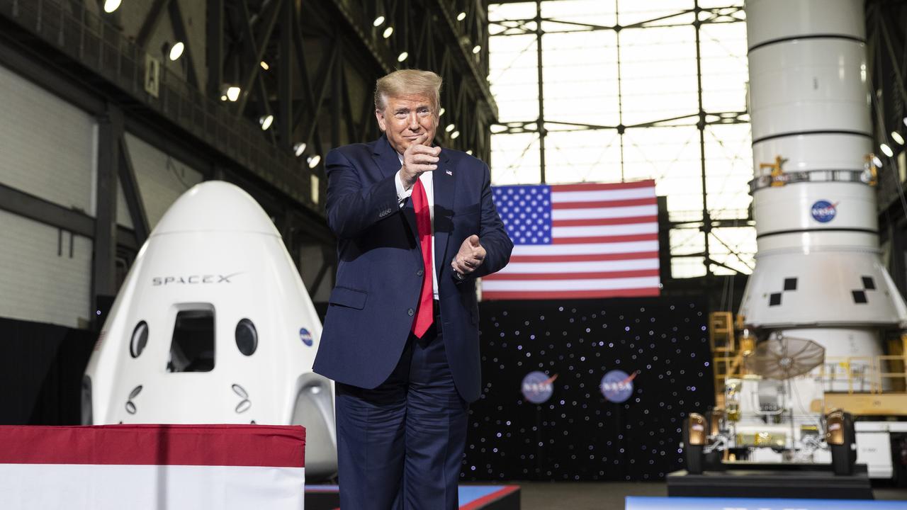 Donald Trump lors d'un décollage de SpaceX vers l'ISS au Kennedy Space Center en 2020. [Keystone/AP - Alex Brandon]