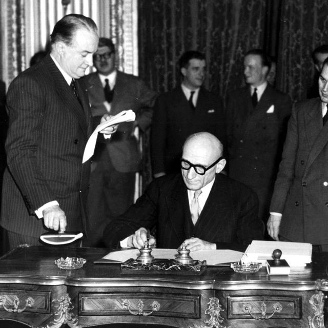 Le 9 mai 1950, Robert Schuman, le ministre français des Affaires étrangères, prononce une déclaration qui préfigure la construction européenne. [Keystone - AP Photo/1950]