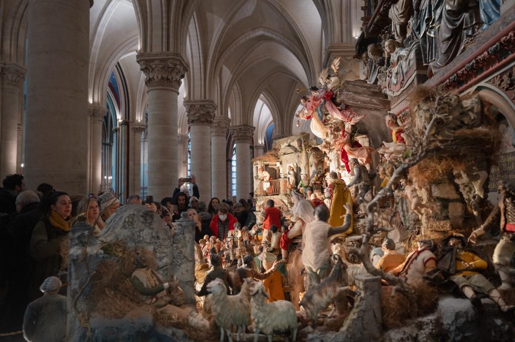 La crèche de Notre-Dame de Paris. [Hans Lucas via AFP - STEPHANE OUZOUNOFF]