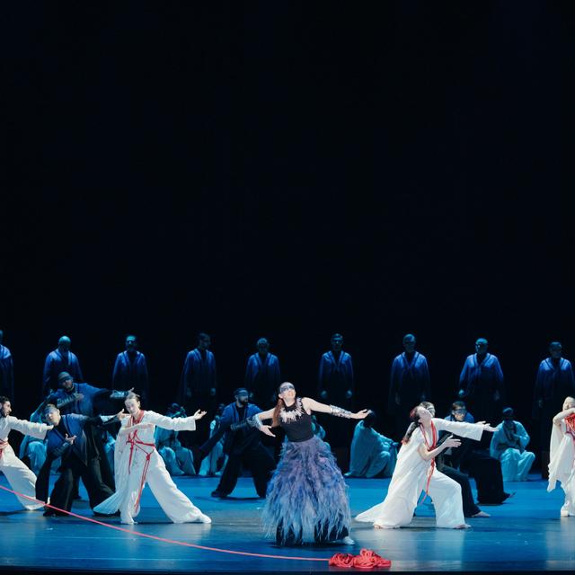 "Idoménée" de Mozart mis en scène par le directeur du Ballet du Grand Théâtre de Genève, Sidi Larbi Cherkaoui. [www.gtg.ch/presse - ©Filip Van Roe]