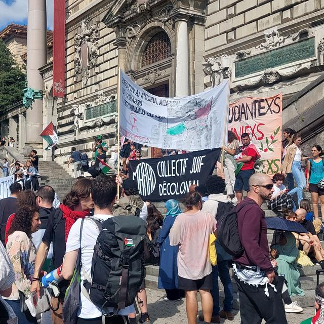 La manifestation pro-Palestine devant le Palais de Rumine à Lausanne samedi 25 mai 2024. [RTS - Pierrik Jordan]