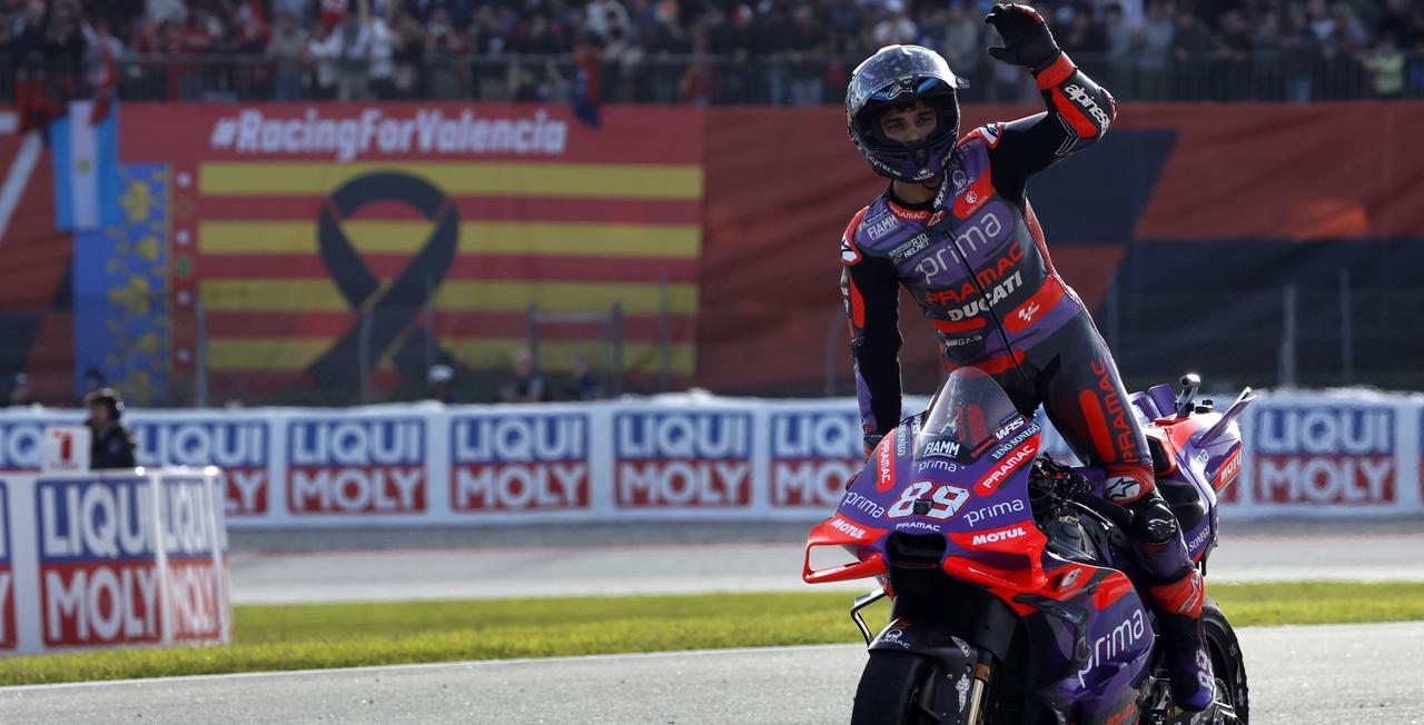 La 3e place à Barcelone a suffi à Jorge Martin pour remporter le championnat du monde de MotoGP. [KEYSTONE - ALBERTO ESTEVEZ]