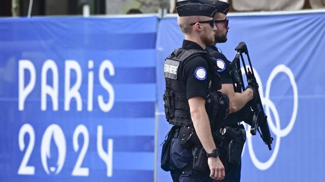 La ville de Paris est sous très haute surveillance policière à l'aube des JO, le 24 juillet 2024. [EPA / Keystone - Ciro Fusco]