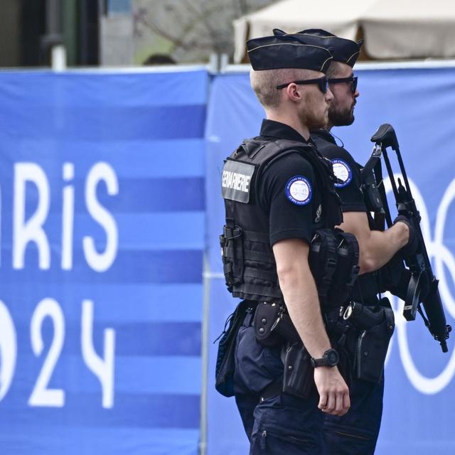 La ville de Paris est sous très haute surveillance policière à l'aube des JO, le 24 juillet 2024. [EPA / Keystone - Ciro Fusco]