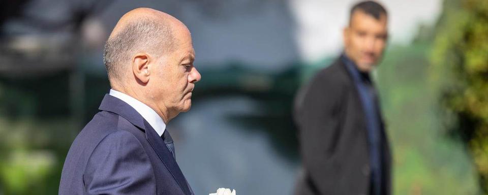 Olaf Scholz a qualifié d'acte de "terrorisme contre nous tous" l'attentat meurtrier de Solingen. [Keystone]