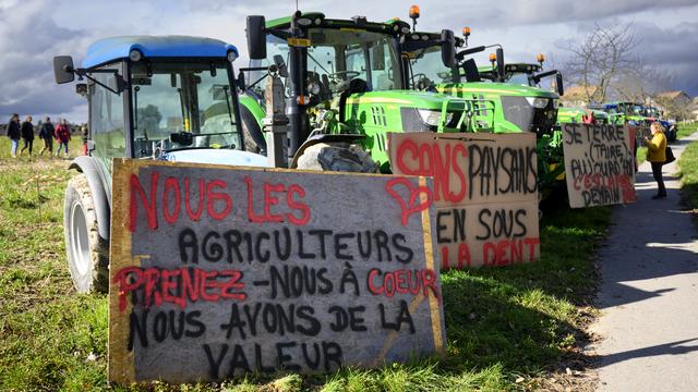 Le mouvement Révolte agricole Suisse prévoit de se réunir à Berne pour relancer ses revendications (image d'illustration). [KEYSTONE - LAURENT GILLIERON]