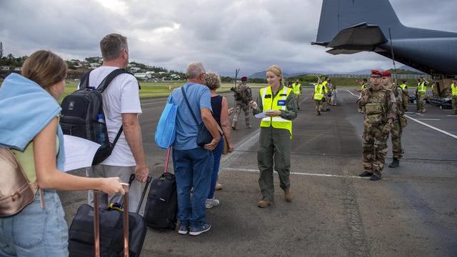 L'Australie et la Nouvelle-Zélande ont commencé dès mardi à rapatrier leurs ressortissants de Nouvelle-Calédonie. [Keystone - (P.O. Chris Weissenborn/New Zealand Defence Force Department via AP]