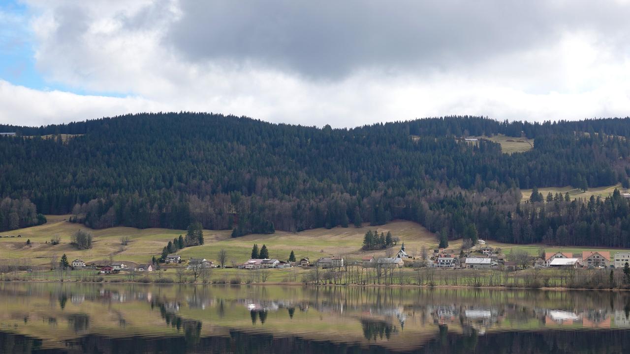 Le lac de Joux vu depuis Le Sentier. [Vos Infos - Denise Amacher]