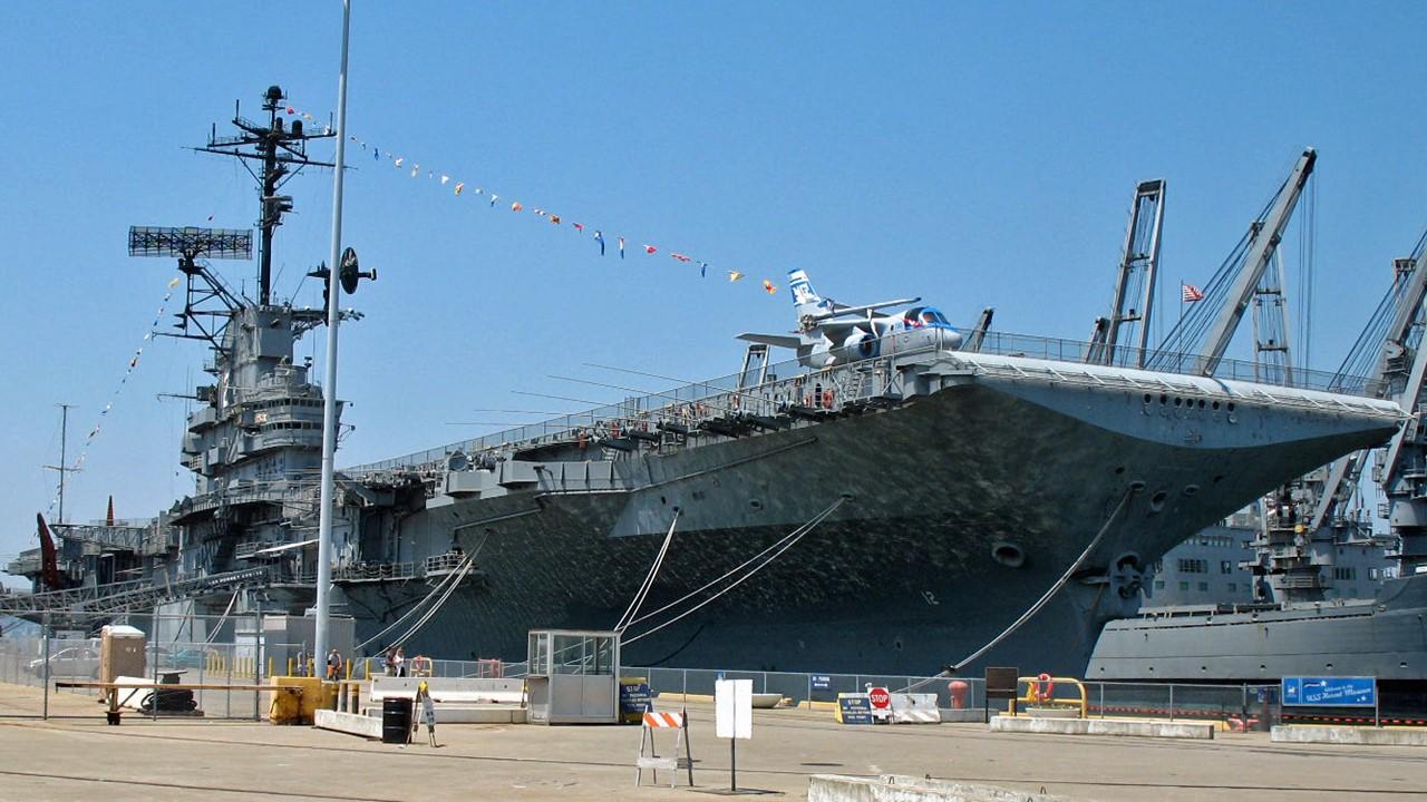Le porte-avion USS Hornet, aujourd'hui converti en Musée de l'Océan et de l'Espace [USS Hornet/Wikipedia - Sanfranman59]