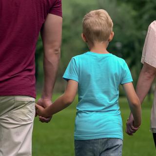 Le Conseil fédéral invalide le congé parental voté par la population genevoise [Depositphotos - motortion]