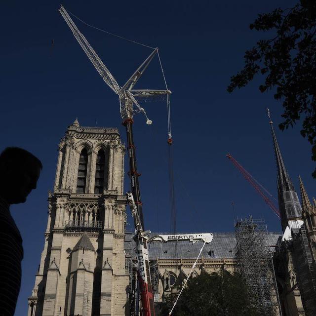 L'idée de rendre payante l'entrée à la cathédrale Notre-Dame de Paris suscite des débats en France. [Keystone]