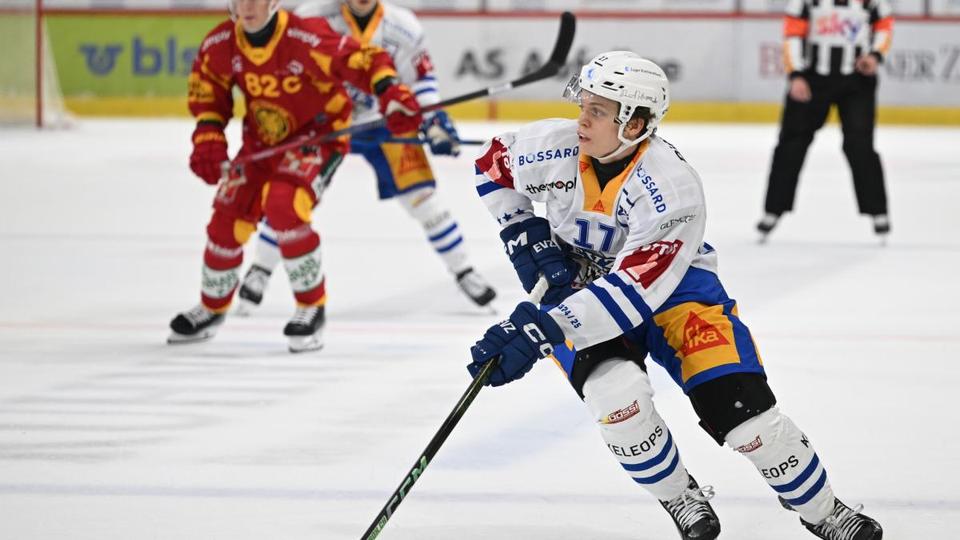 Attilio Biasca (en blanc) portera les couleurs de Fribourg-Gottéron dès la saison prochaine. [Claudio De Capitani/freshfocus]