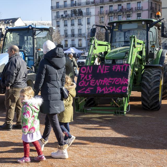 Le gouvernement français s'est engagé à faire face à la colère du monde de l'agriculture. [Keystone - Martial Trezzini]