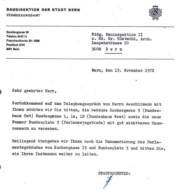 Une lettre d'un géomètre de la ville de Berne datant de 1972, demandant que les services de la Confédération installent de manière bien visible le n°3 sur la façade du Palais fédéral. [Archives de la ville de Berne]