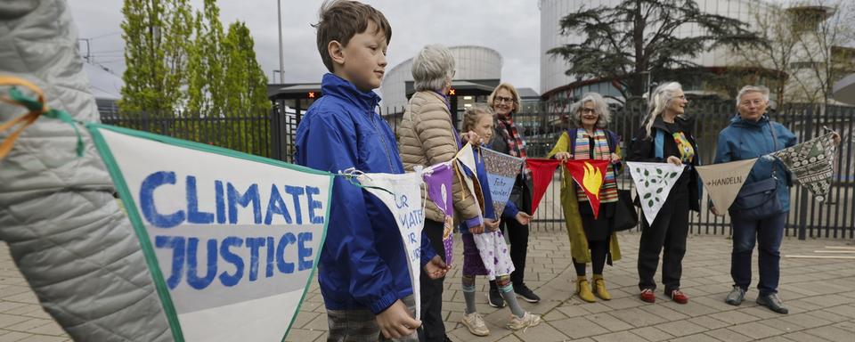 La Suisse a été condamnée pour "inaction climatique" à la Cour européenne des droits. [Keystone/EPA - Ronald Wittek]