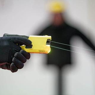 La police cantonale vaudoise teste le taser (image d'illustration). [Keystone]