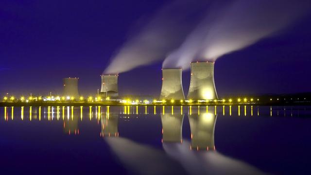 La centrale de Cattenom, dans l'est de la France. La production mondiale d'électricité grâce aux centrales nucléaires devrait atteindre un record d'ici 2025, selon l'AIE. [Keystone - Christophe Karaba/EPA]