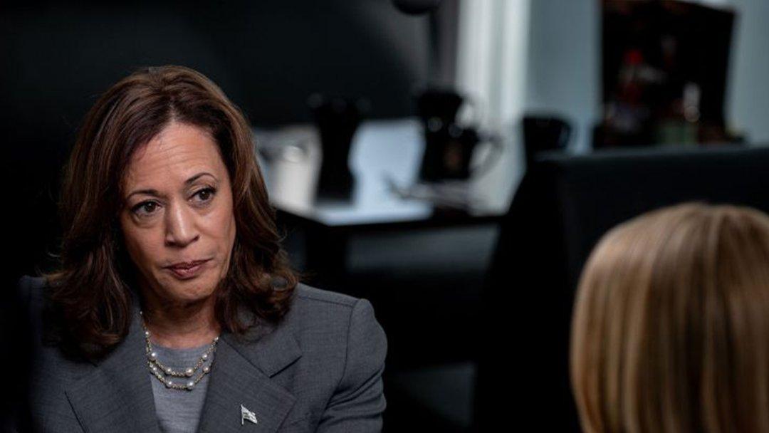 Kamala Harris attaque Donald Trump et défend ses idées dans sa première interview. [CNN]