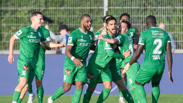 Les joueurs d'Yverdon célèbrent l'ouverture du score de Boris Cespedes. [Freshfocus - Claudio De Capitani]