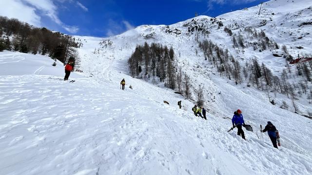 La coulée qui a emporté plusieurs skieurs à Zermatt en début de semaine a eu lieu dans une zone de tranquillité. [KEYSTONE]