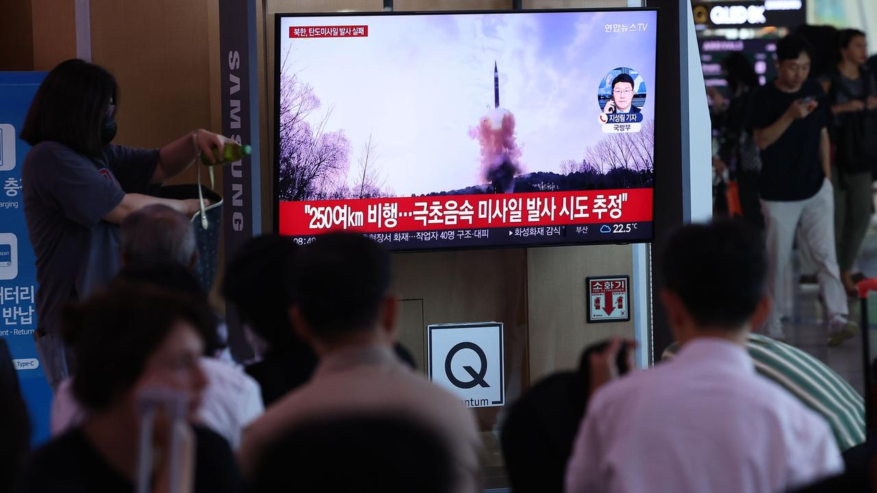 La Corée du Nord a réussi mercredi dernier le tir d'essai d'un missile à têtes multiples. [KEYSTONE - YONHAP]