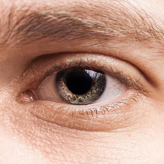 Un projet de recherche français montre que la pollution pourrait aussi accélérer le vieillissement de nos yeux. [Depositphotos - VadimVasenin]