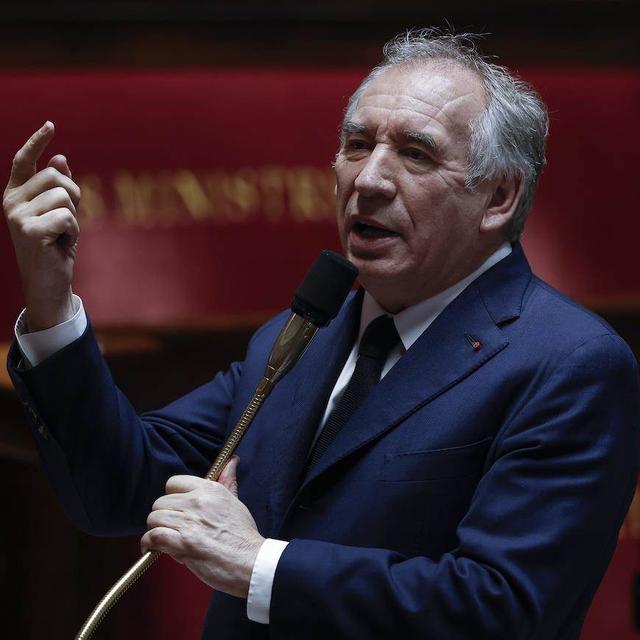 Le nouveau Premier ministre français François Bayrou veut exclure le RN et LFI de son gouvernement. [Keystone]