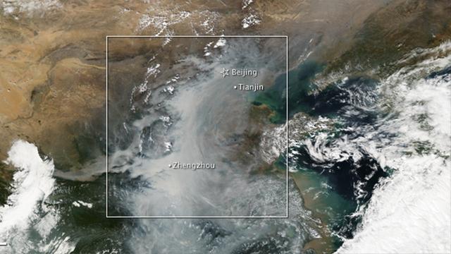 Nuage de pollution au-dessus de la Chine le 8 octobre 2010 [NASA]