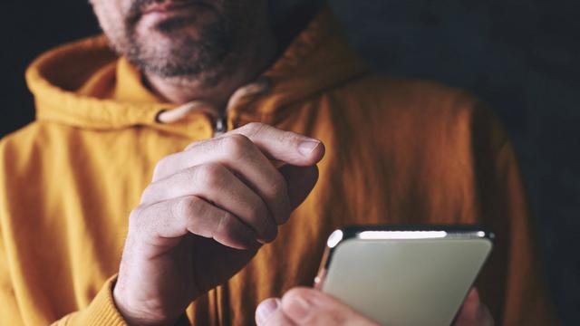 Man using a smartphone. (Photo by IGOR STEVANOVIC / SCIENCE PHOTO / IST / Science Photo Library via AFP) [Science Photo Library via AFP - Igor Stevanovic]