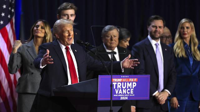 Donald Trump lors de son discours en Floride pendant le dépouillement des bulletins de vote. [REUTERS - Carlos Barria]