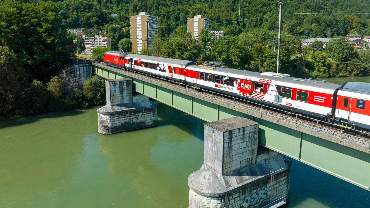 Le train-école des CFF comporte notamment un wagon pour sensibiliser les jeunes aux "fake news". [CFF]