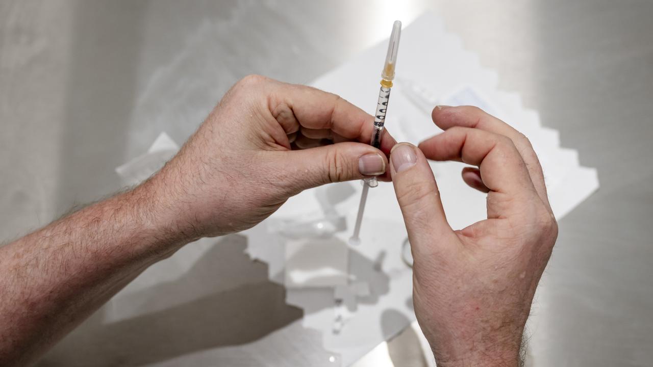 Un local d'injection dédié à la consommation sécurisée de drogues va ouvrir à Fribourg. [Keystone - Jean-Christophe Bott]