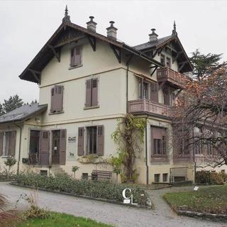 Le canton du Valais va transformer le château Mercier à Sierre en maison d'artistes. [RTS]