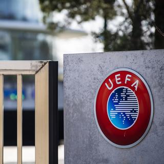 Les dirigeants de l’UEFA ont couvert un directeur épinglé pour sexisme. [Keystone - Jean-Christophe Bott]