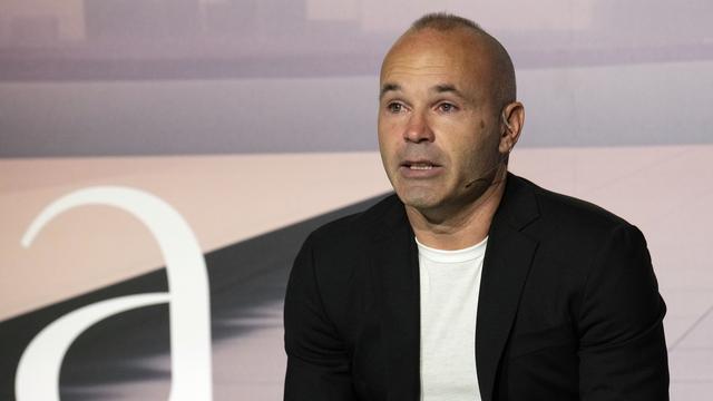 L'émotion d'Iniesta était grande au moment d'annoncer son retrait. [Keystone - EPA/Alejandro Garcia]