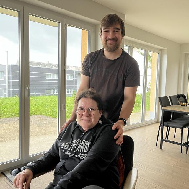 Geneviève Fleury et son fils Lucas. [RTS - Romain Bardet]