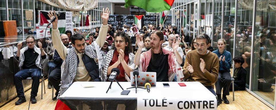 Les étudiants pro-palestiniens de l'UNIL vont continuer d'occuper Géopolis en journée. [Keystone]