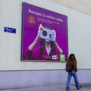 La SSR passe l'intégralité de ses programmes sur la DAB+ le 1er janvier 2025. [KEYSTONE - Salvatore di Nolfi]