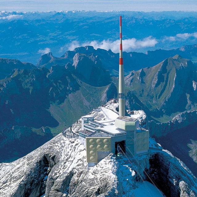 La tour au sommet du Säntis dans le nord-est de la Suisse. ©EMC EPFL CC BY SA [©EMC EPFL CC BY SA]