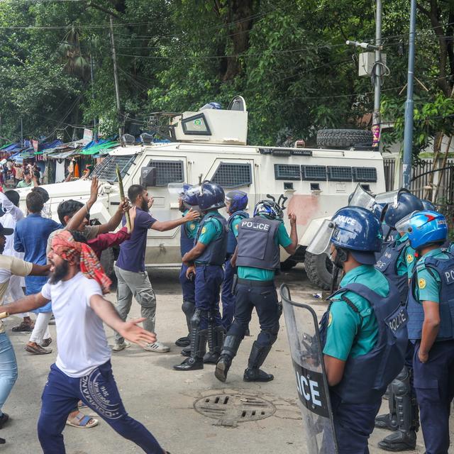 De nouvelles manifestations violentes anti-gouvernementales au Bangladesh ont fait plus de 50 morts. [Keystone - MONIRUL ALAM / EPA]