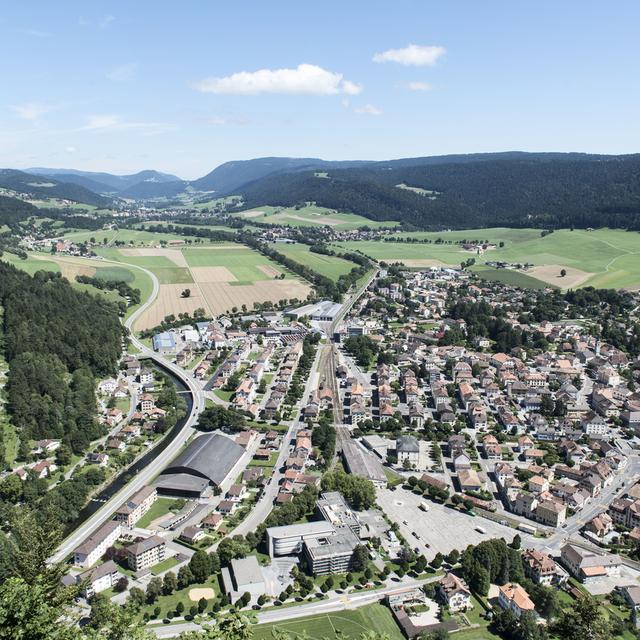 Une vue de la vallée du Val-de-Travers (NE). [Keystone - Christian Beutler]