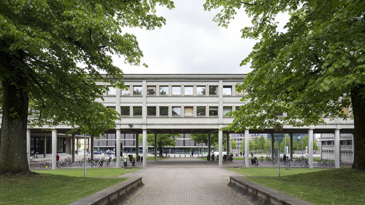 Le Grand Conseil de Fribourg décide du sort de la Faculté de droit. [Keystone - Gaetan Bally]