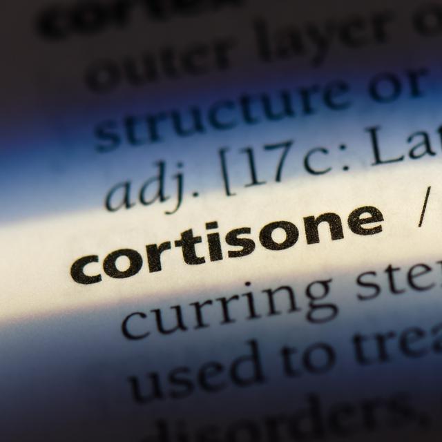 La cortisone peut être utilisée comme un produit miracle dans certains cas mais peut aussi causer de nombreux effets secondaires. [Depositphotos - Casimiro_PT]