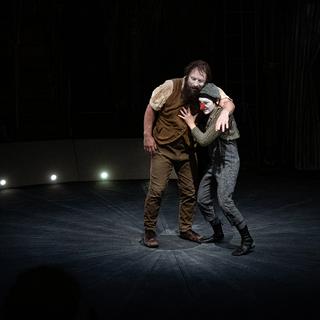 "Strano", le cirque merveilleux de Trottola. [Théâtre de Vidy - Théâtre de Vidy]