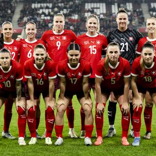 L'équipe suisse de football féminine face à la France le 29 octobre 2024. [Keystone - Jean-Christophe Bott]