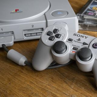 La PlayStation a été commercialisée pour la première fois le 3 décembre 1994. [KEYSTONE - Anthony Anex]