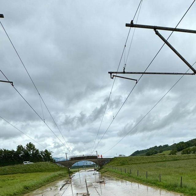 La ligne CFF Lausanne-Yverdon interrompue entre Chavornay et Ependes (VD) en raison d'intempéries. [Keystone]