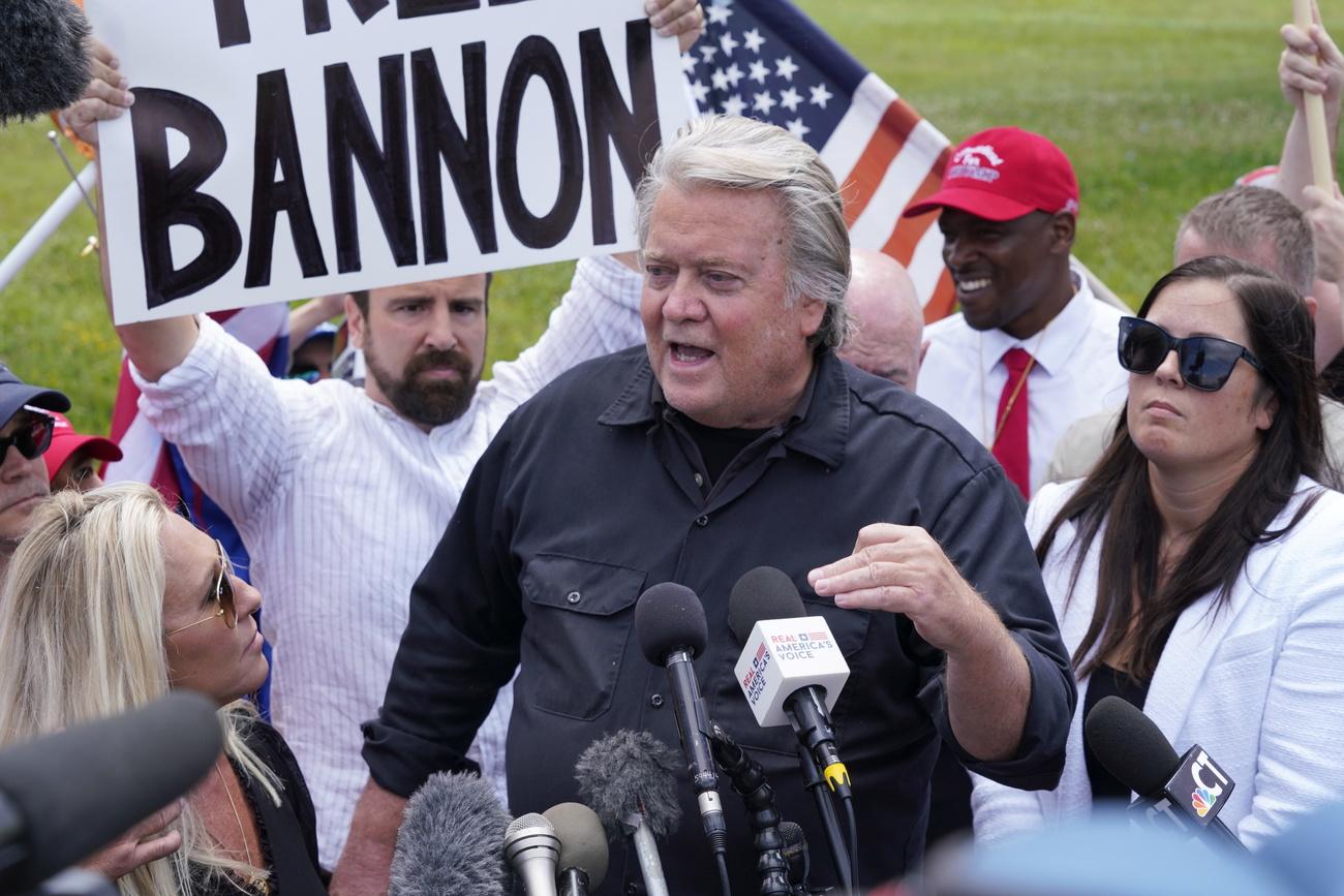 Steve Bannon, L'ancien Conseiller De Donald Trump, Est Parti En Prison ...