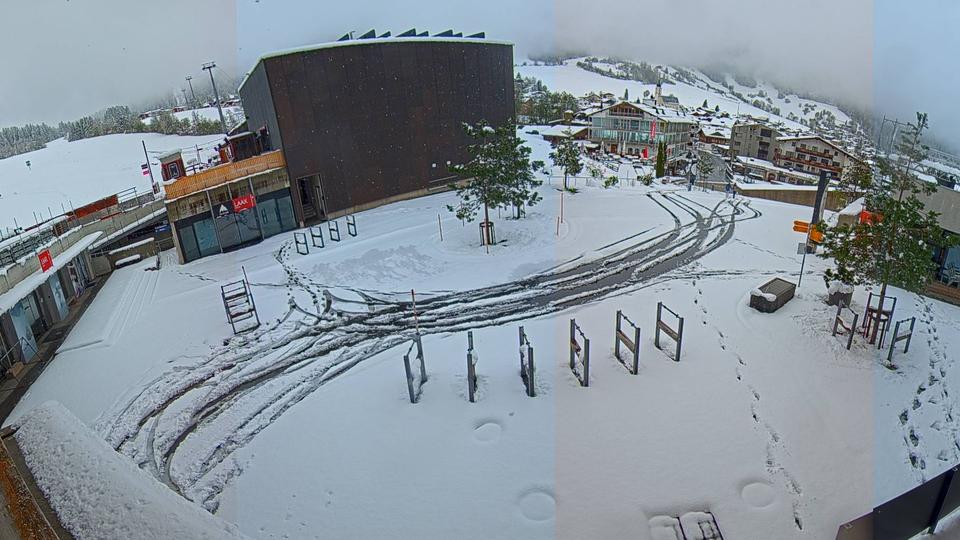 La station grisonne de Flims a été recouverte de 30 centimètres de neige fraîche. [live.flimslaax.com]