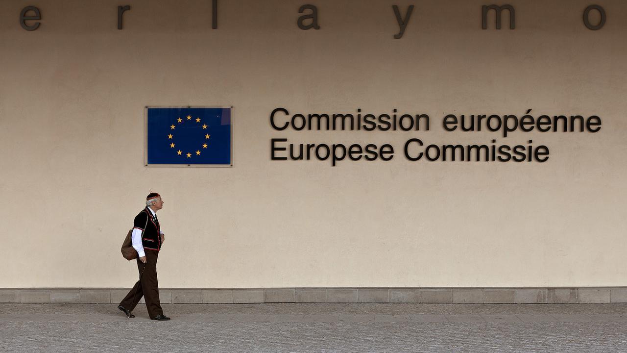 La Commission européenne a le feu vert pour négocier avec Berne. [Keystone - Martin Ruetschi]
